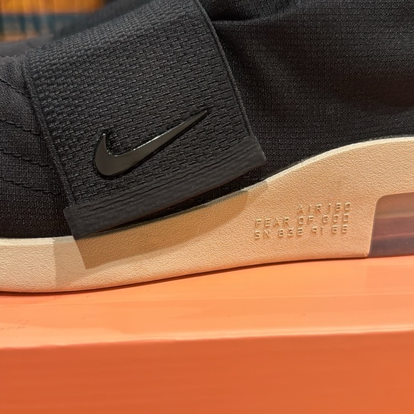 Nike Air / Fear of God Moc - Picture 6 of 10